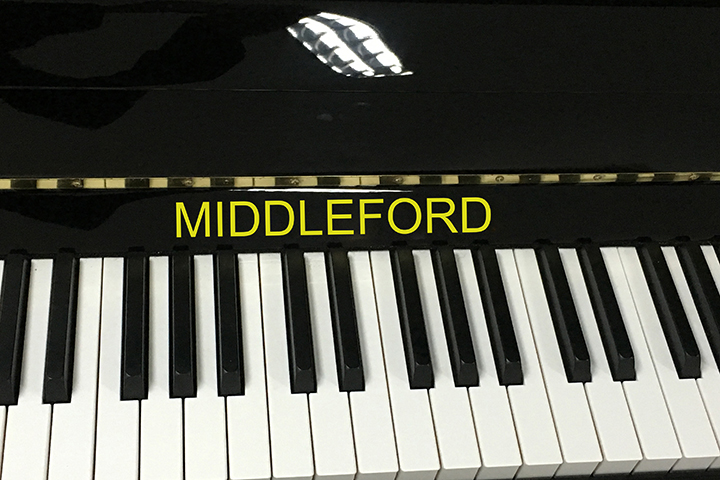 Фото Пианино Middleford UP-131E