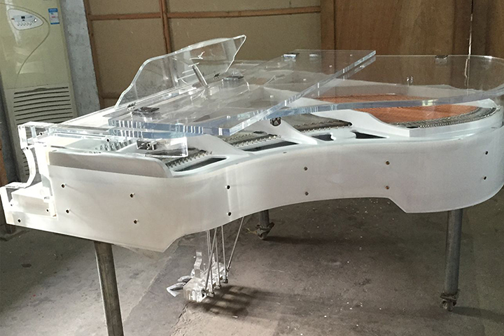 Фото Дизайнерский прозрачный рояль Middleford GP-168A