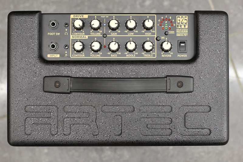 Фото Комбоусилитель для электрогитары с тюнером ARTEC G25 RТ